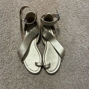 Wonderly Metallic Beige Ankle-Strap Toe-Ring Sandals